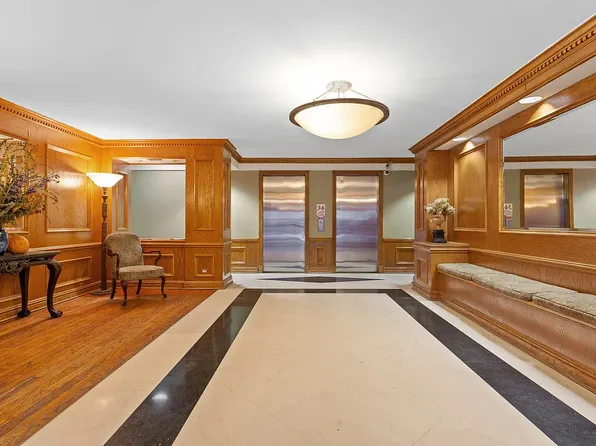 333 East 46th Street image 5 of 9