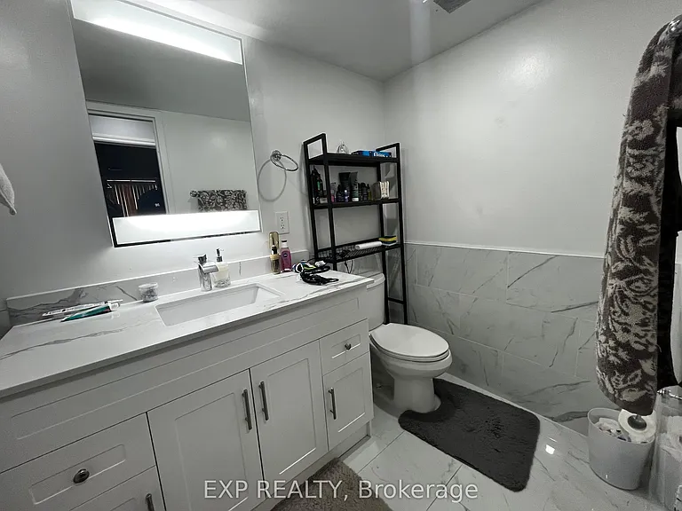 25 Agnes St #201 — Photo 12