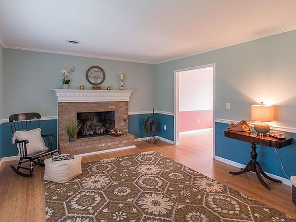 4th image of 418 Brookhill Dr