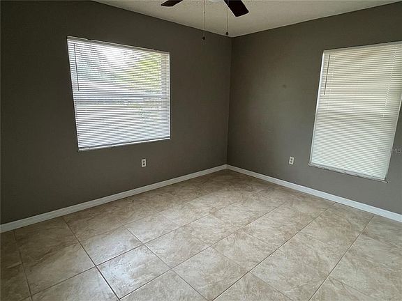 5th image of 207 Mountain Dr