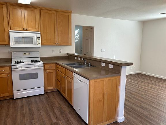 4th image of 582 Morgan Dr #1