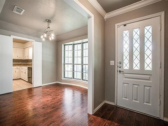 4th image of 2709 Las Palmas Ln