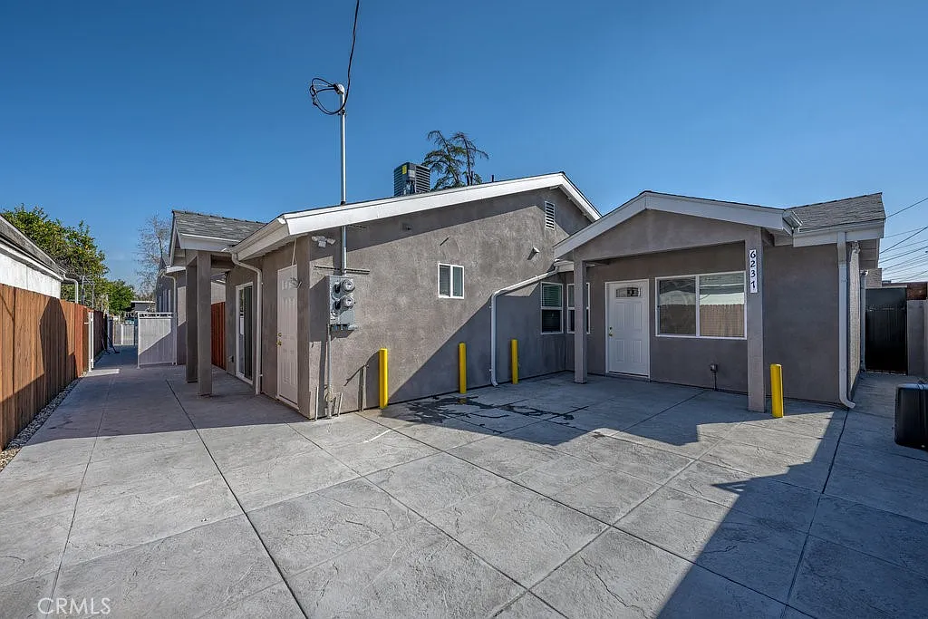 2 bed, 1000 sqft, $3,300 — Photo 3