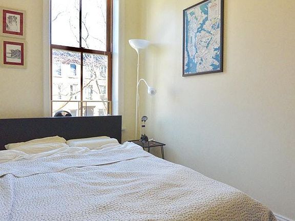 5th image of 434 Clermont Ave APT 3