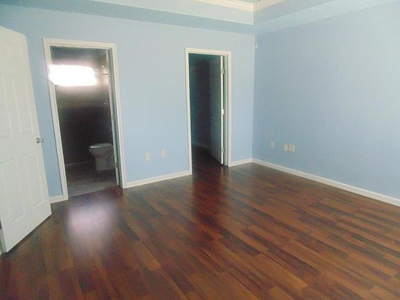 5th image of 2200 Gilbert St