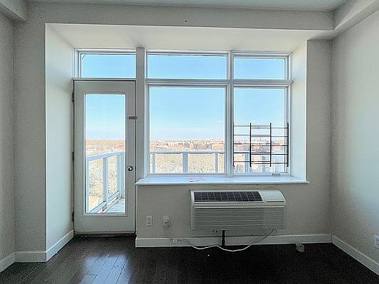 5th image of 601 Ocean Pkwy APT 8B