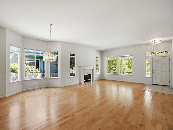 4th image of 5863 Mountain Hawk Drive