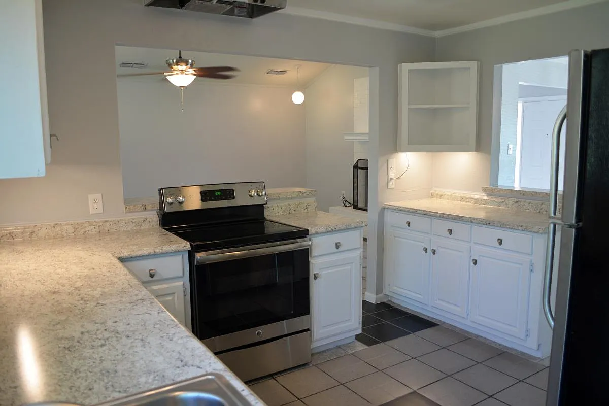 3 bed, 1632 sqft, $1,800 — Photo 4