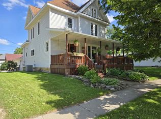 511 2nd St W, Cresco, IA 52136