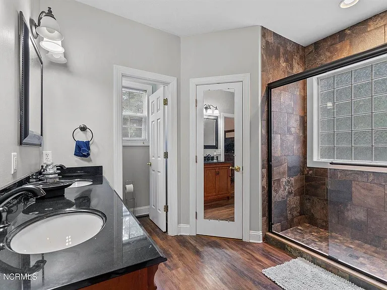 255 W Hedgelawn Way — Photo 14