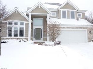30949 Walden Dr #43, Westlake, OH 44145
