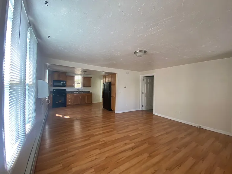 72 E Washington St — Photo 5