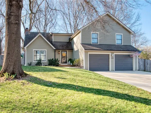 1903 E Sheridan Bridge Ln, Olathe, KS 66062