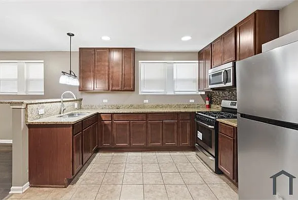 323 Memorial Dr #1 — Photo 6