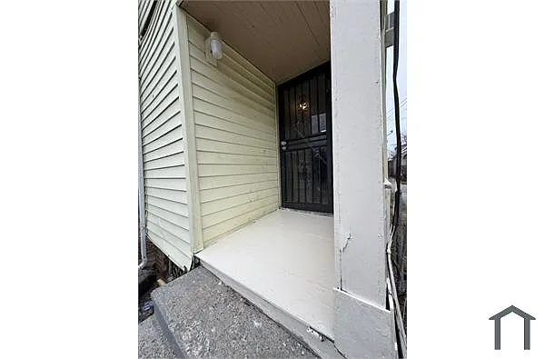 Building Photo - 3395 E 142nd St