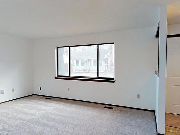 3rd image of 5714 Chagrin Dr