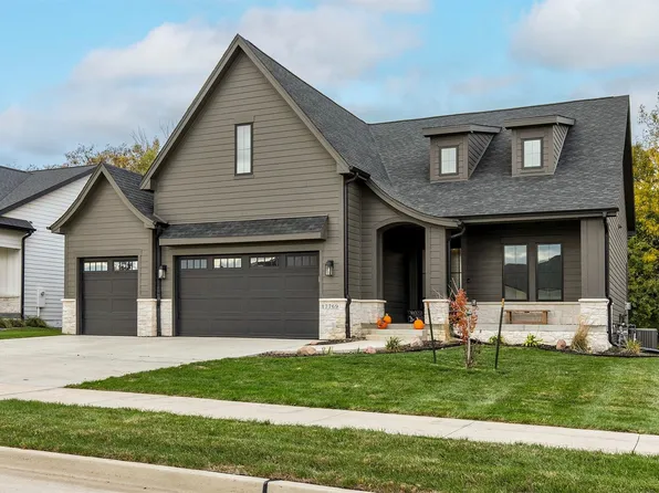 17769 Townsend Dr, Clive, IA 50325