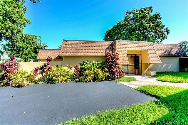 1st image of 19113 E Lake Dr #19113