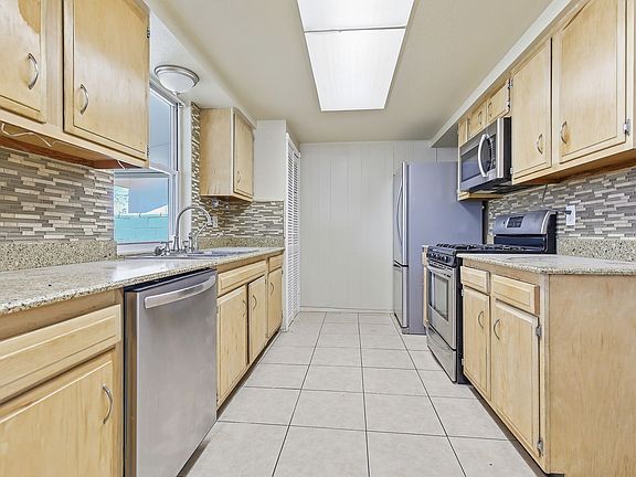 5th image of 2509 Westminster Ave