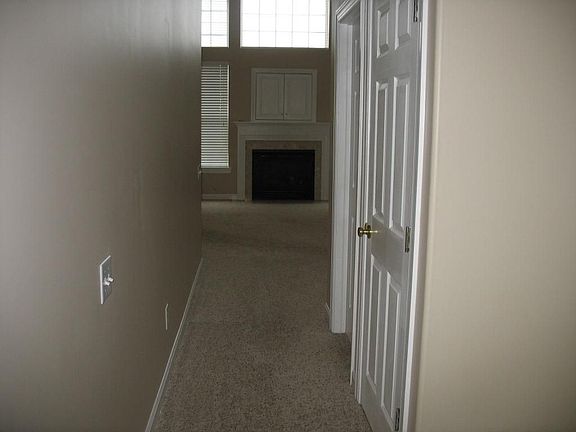 3rd image of 100 Paula Ct