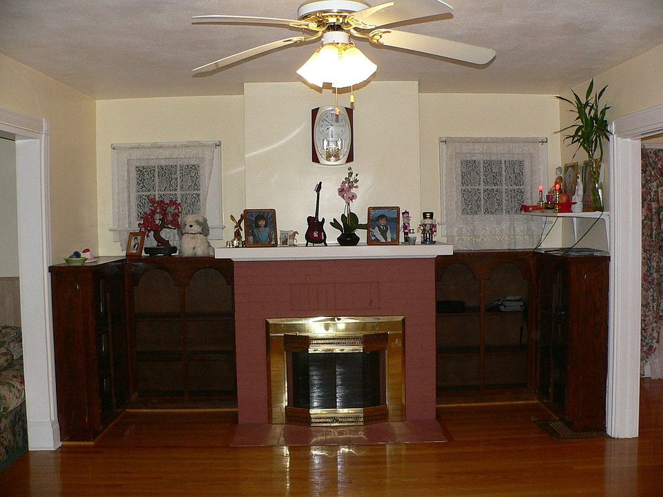 2nd image of 260 Hood Ave