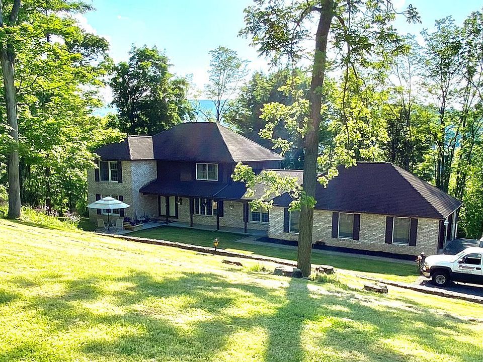 1st image of 166 Woodland Ave