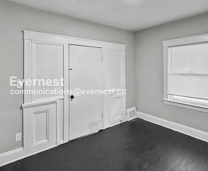 2932 E 118th St #2 — Photo 11