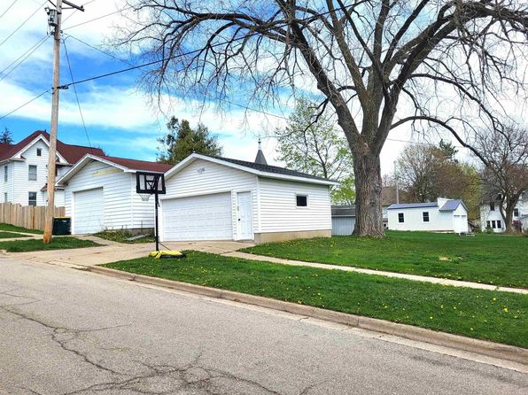 218 7th Avenue, New Glarus, WI 53574