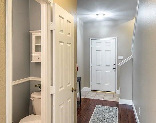 3rd image of 11401 Gloriosa Dr