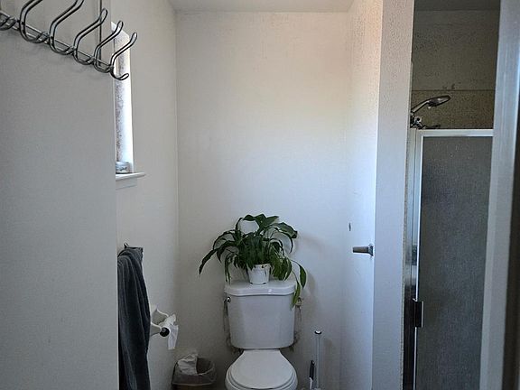 5th image of 1445 Fordham Ave