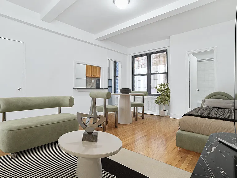 135 E 50th St #6K — Photo 1