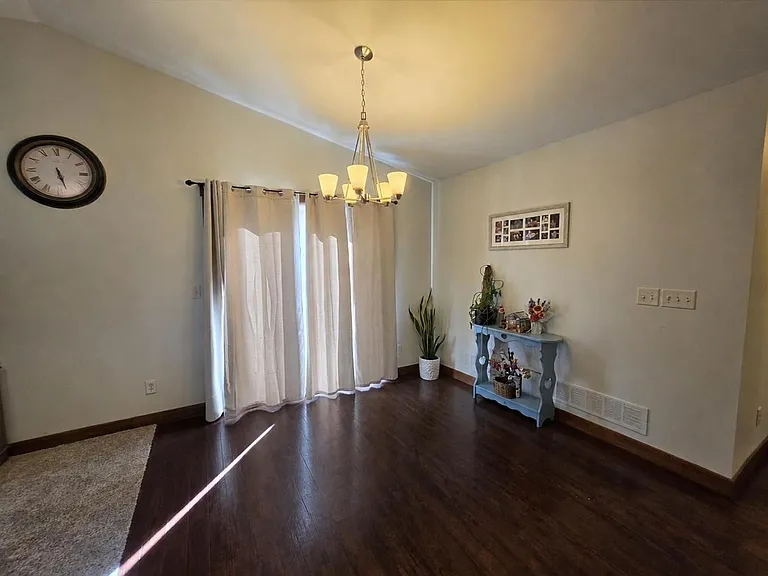 3270 White Oak Ln — Photo 11