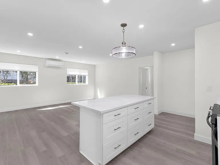 1575 Manning Ave — Photo 15