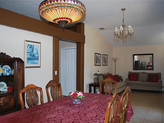 3rd image of 137 Bluefield Ave