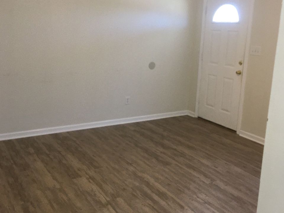 2nd image of 602 Arthur Rd #1