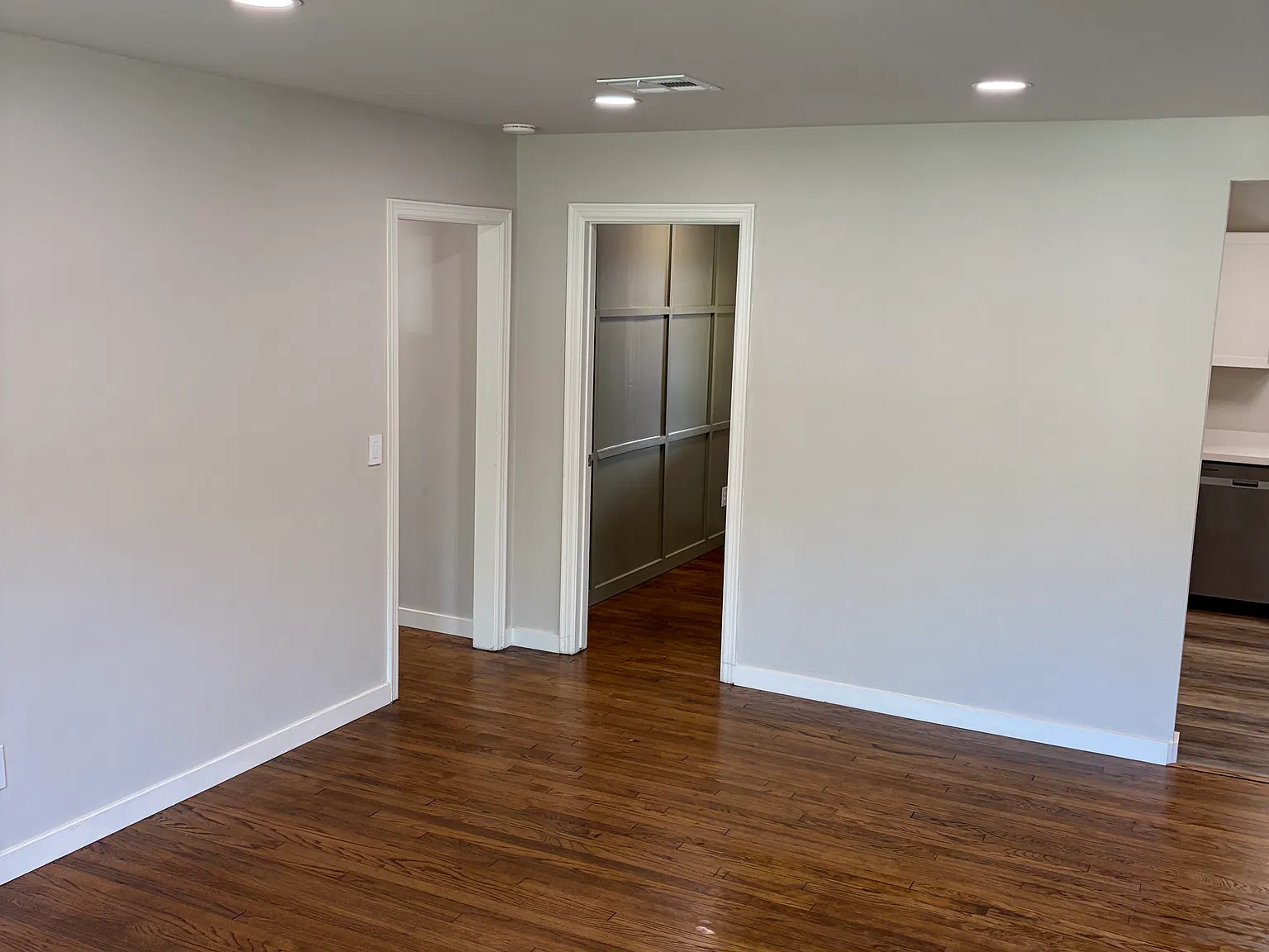 3 bed, 1350 sqft, $1,500 — Photo 3