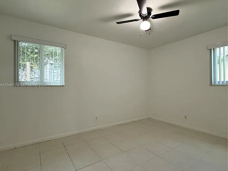 6510 SW 49th St #2 — Photo 6