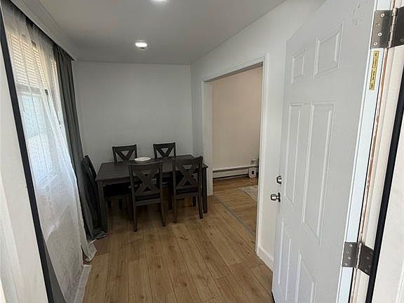 4th image of 222 Riverview Pl