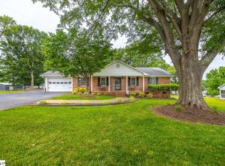 140 Wells Dr, Boiling Springs, SC 29316