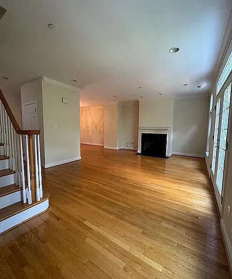 748 Moore Ave — Photo 11
