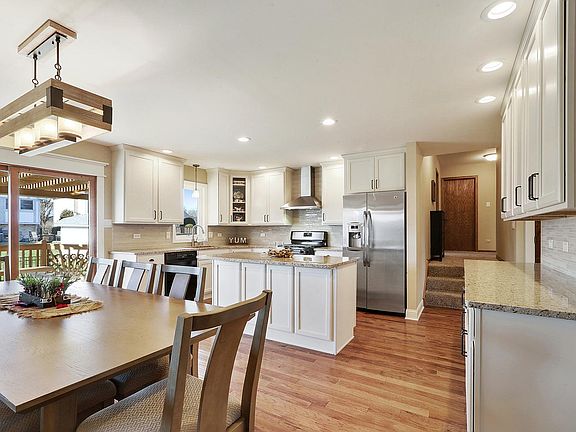 4th image of 16406 Lee Ave