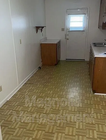 526 Waddill St — Photo 13