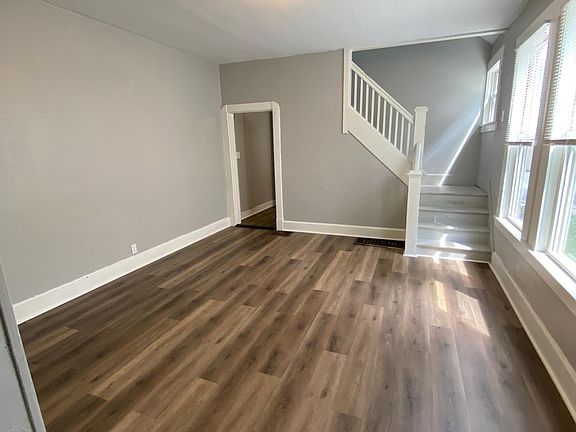 4th image of 41 S Bradley Ave