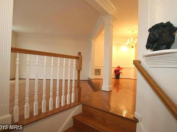 4th image of 9927 Trosby Ct