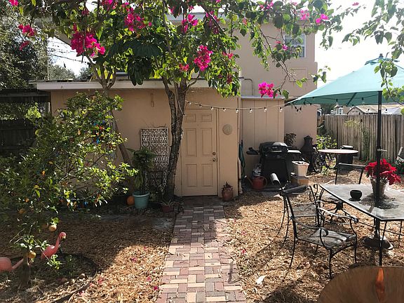 3rd image of 924 56th Ave N #1/2