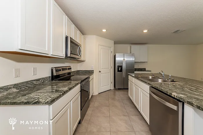 12140 Kingsley Trl — Photo 5