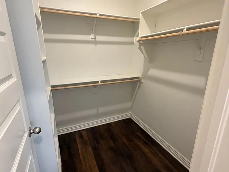 2307 Brook Ln — Photo 10