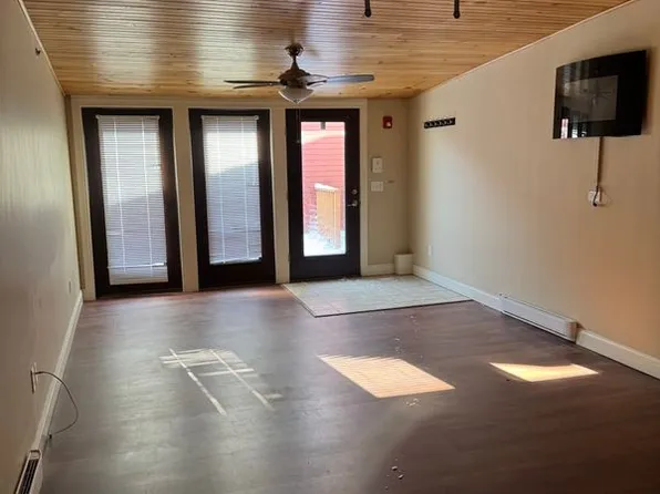 1 Public Sq #B, Holley, NY 14470