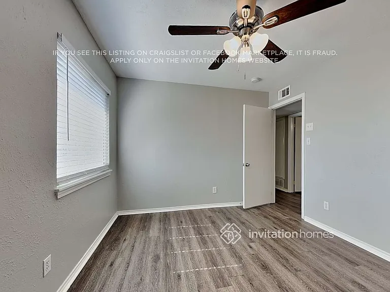 3913 Windflower Ln — Photo 11