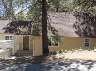 863 Sierra Vista Dr, Twin Peaks, CA 92391